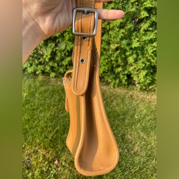 VINTAGE COACH BAG (RARE COLOR) - Picture 12 of 13